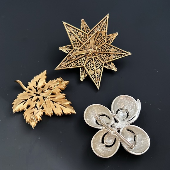 Vintage Pin Collection - Picture 2 of 6